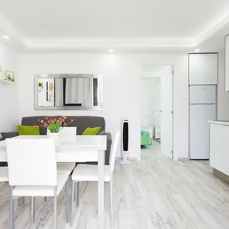 241 Quiet With Terrace Lägenhet *